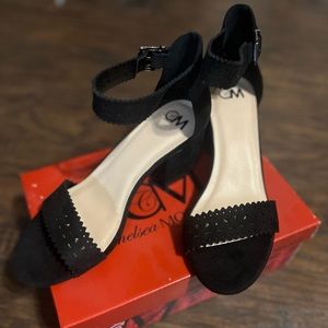 Chelsea Moreland Jenna black heels